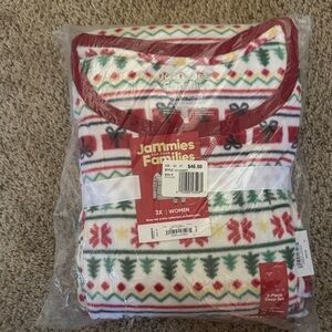 Jammies For Your Families Fleece Women's Festive Pajama Set